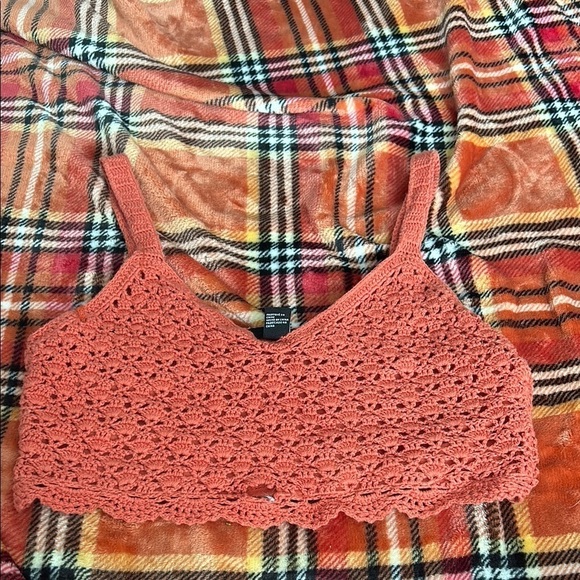 Forever 21 Tops - Crochet Knit Crop Top